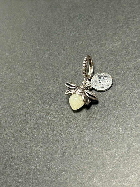 Pandora Firefly Charm - Picture 2 of 9